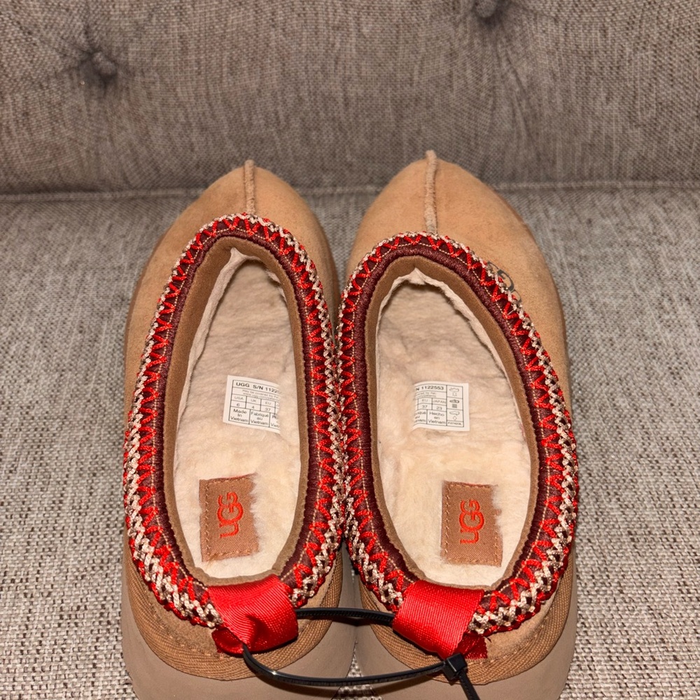 Ugg Women's Tazz platform slippers size 6 - Picture 4 of 7